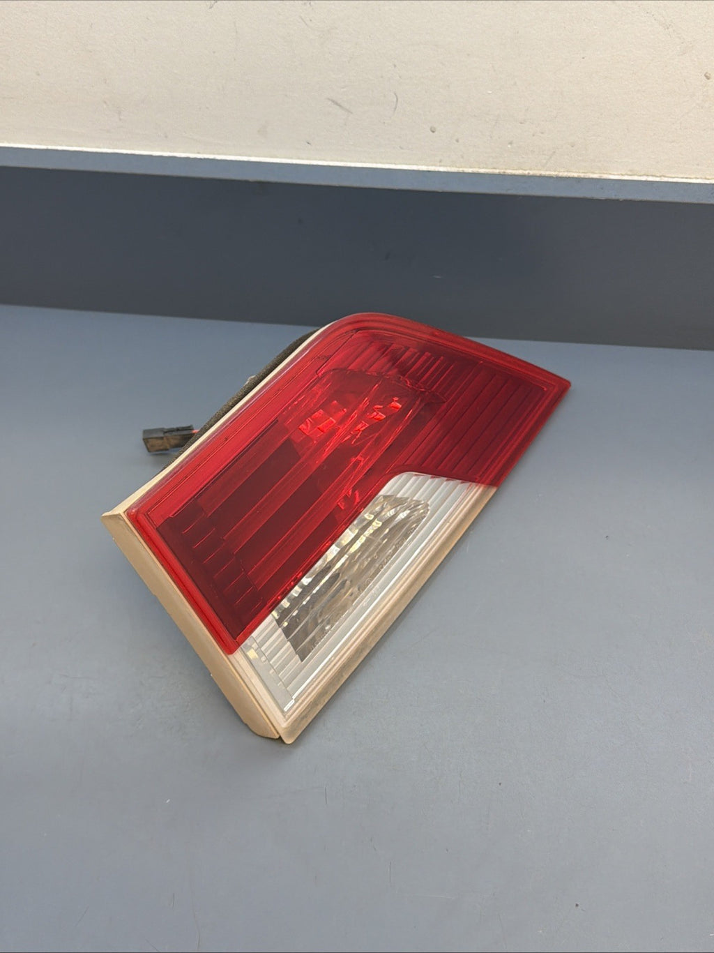 2007-2010 BMW X3 Right Passenger Side Inner Taillight OEM 7162214