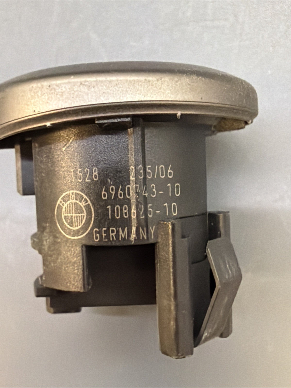 06-10 BMW E60 E61 Start Stop Engine Ignition Switch Button 6960743 OEM
