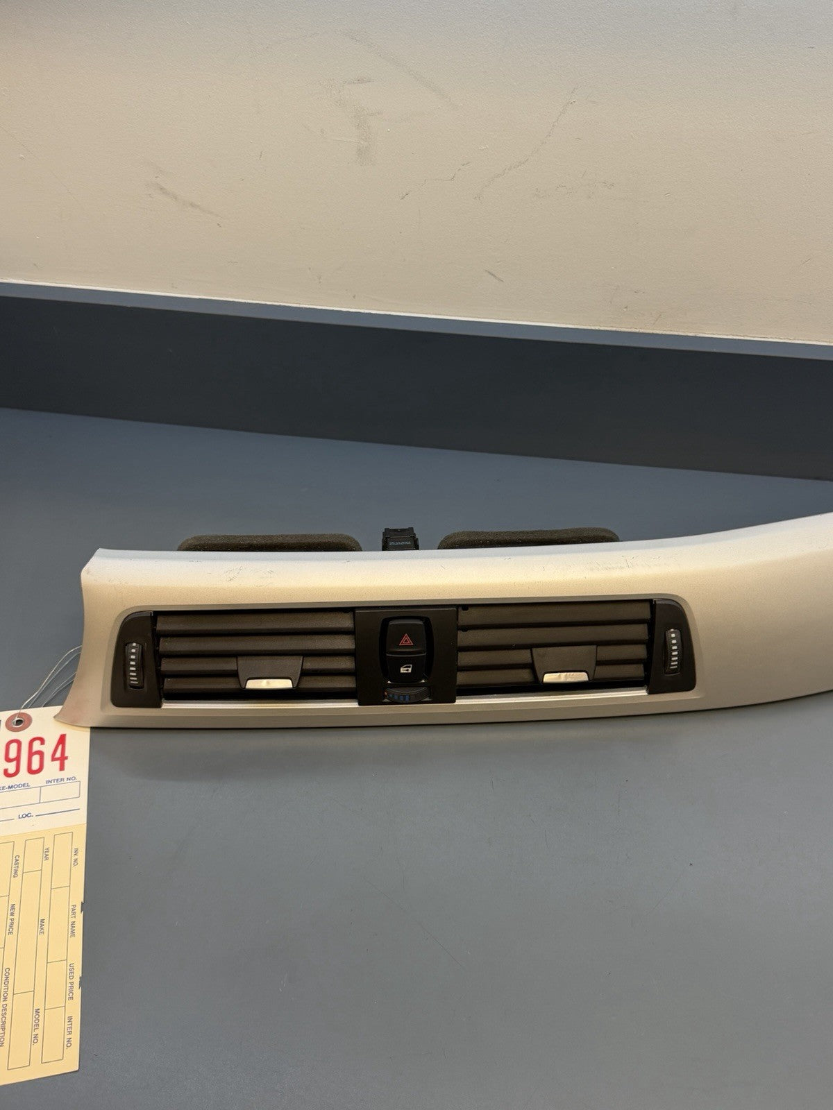 BMW F30 F31 F32 F33 F36 Center Dash Trim w/ Dual Air Vent OEM 9218552 9231206