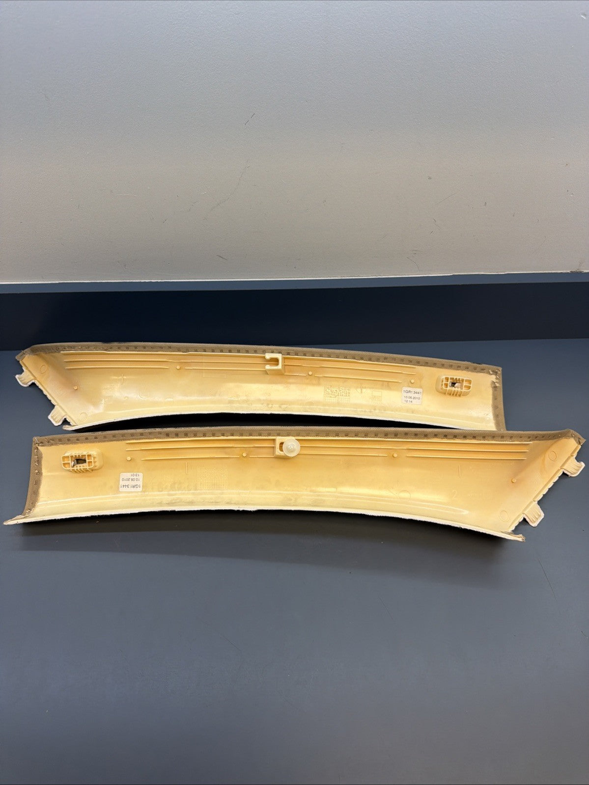 BMW E90 335xi Series 4dr Front Left & Right A Pillar Cloth Trim 7058332 7058331