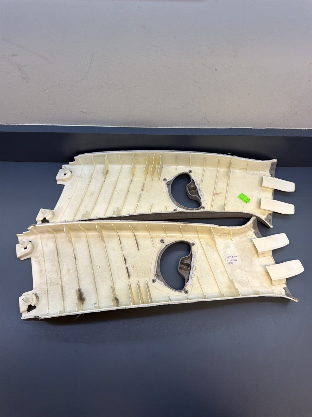 06-12 BMW E90 E91 328i UPPER B PILLAR TRIM LEFT & RIGHT 7058336 7058336 *READ*
