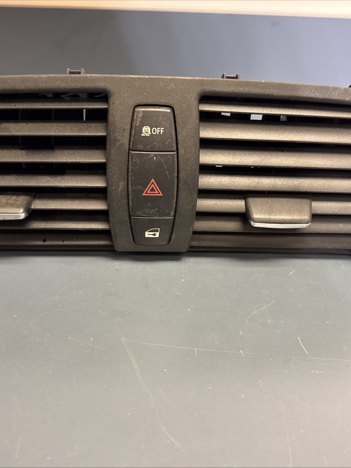 08-13 BMW E82 E88 128i 135i Central Dash Air Vent Hazard Light 7059189 OEM