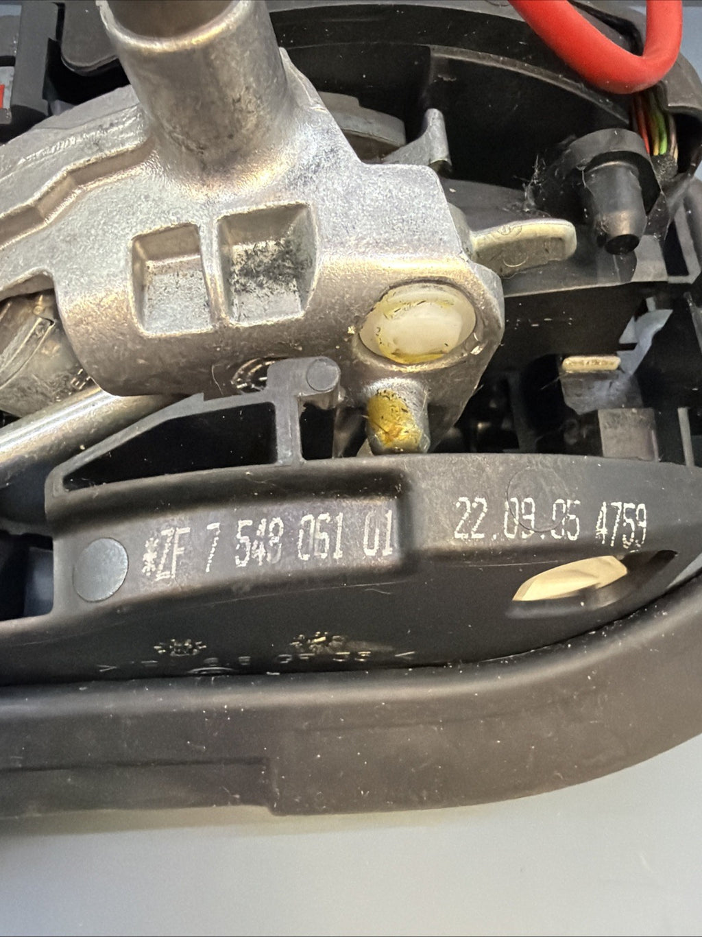 06-11 BMW E90 E91 325i XI 330i Automatic Transmission Gear Shifter 7548061