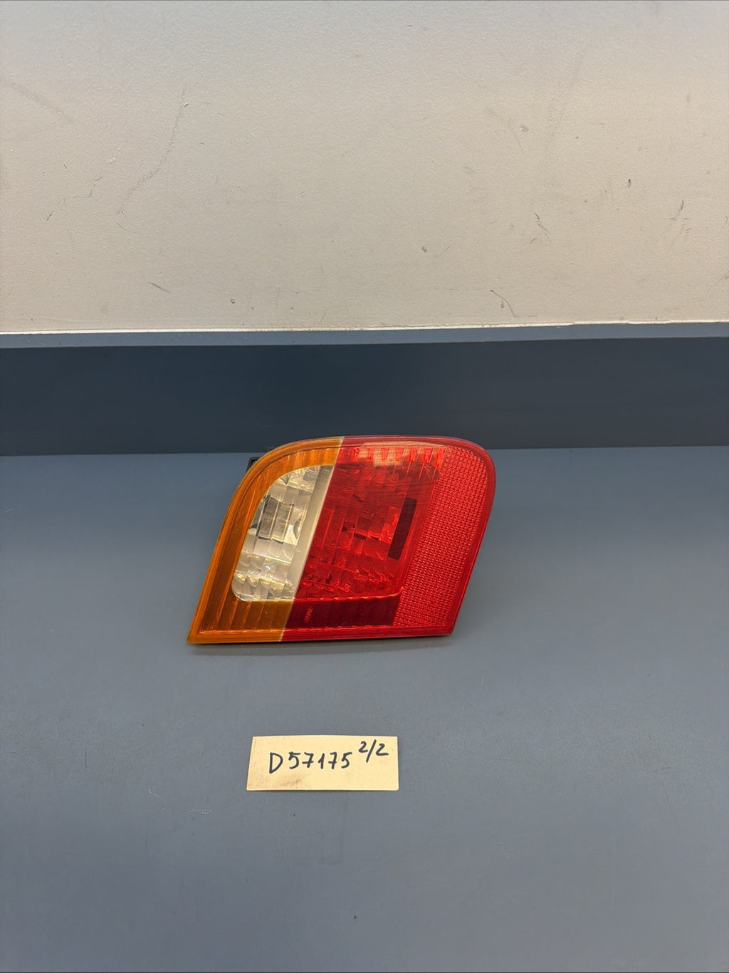 02-05 BMW E46 3 Series Sedan Rear Left Driver Side Inner Taillight Lamp 6907937