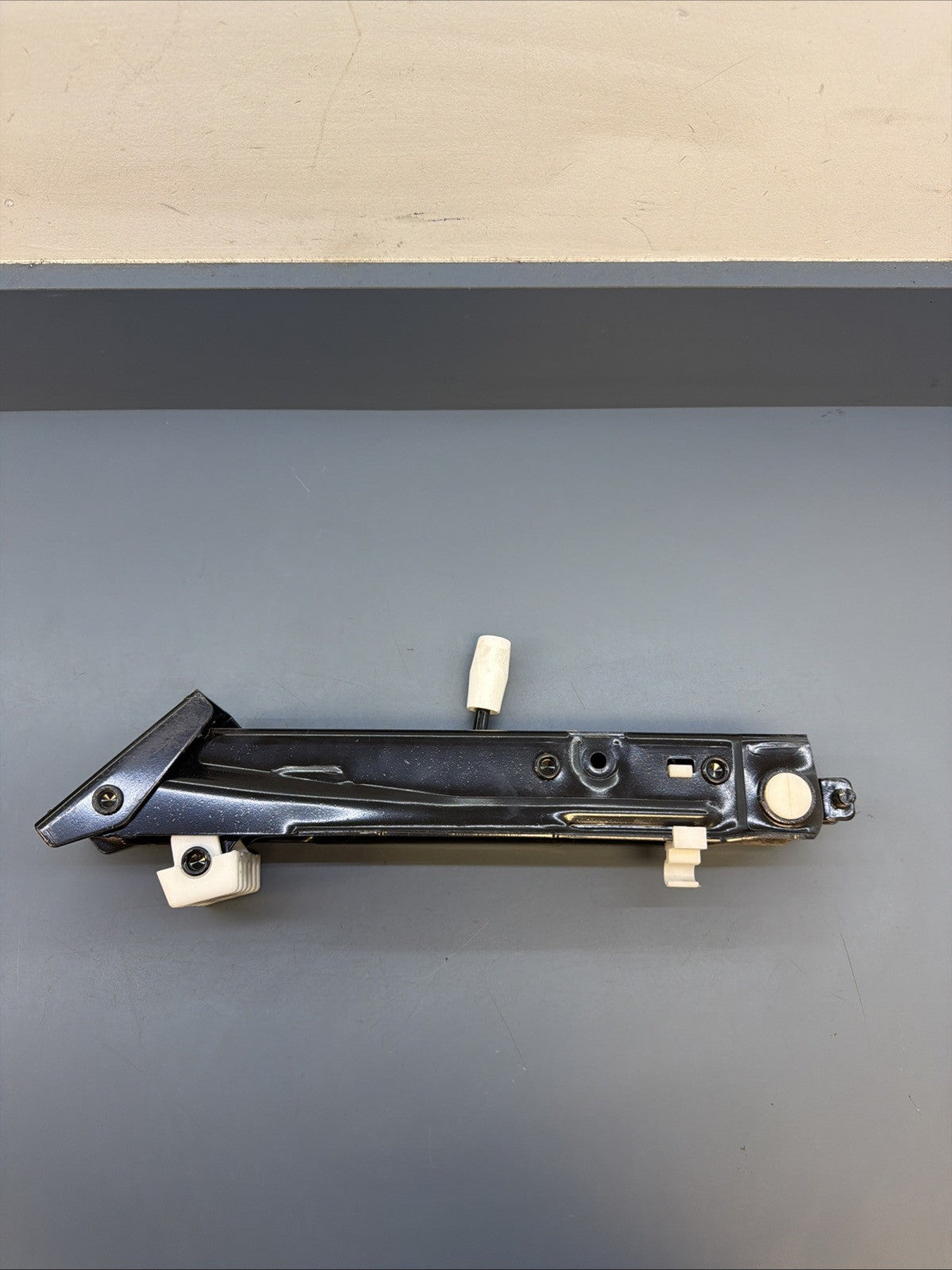 04-10 BMW E60 BMW 550I 525i 530 I 650i SPARE TIRE JACK CAR LIFT OEM 6766621