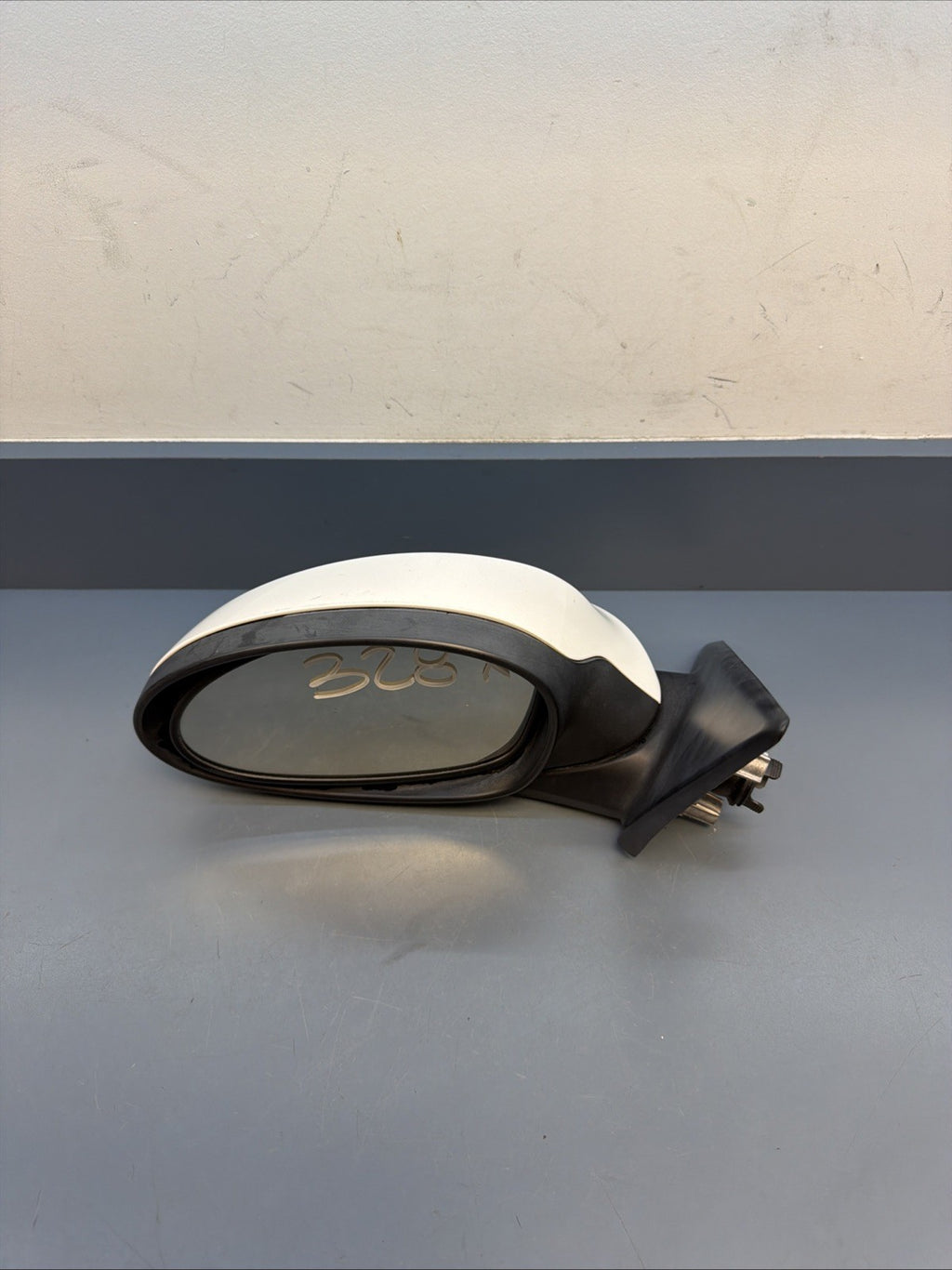 06-08 BMW E90 E91 325i Front Left Driver Side Rear View Mirror OEM White 