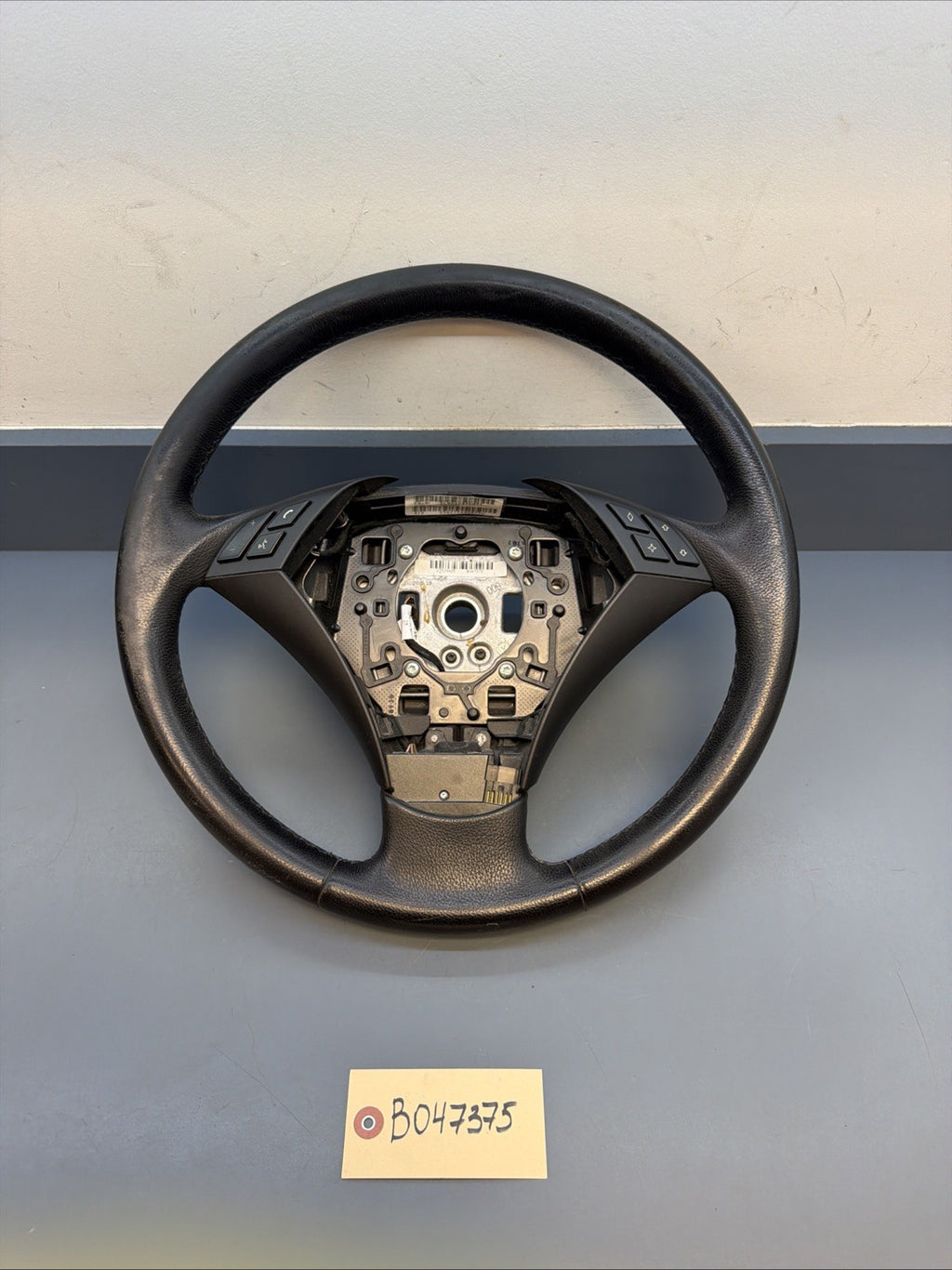 2004-2007 BMW 530I STEERING WHEEL W/ CRUISE CONTROL SWITCH 6938773