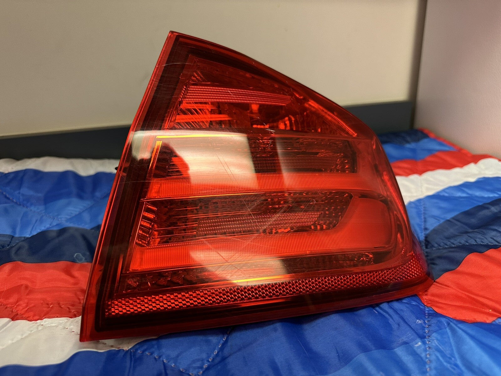 2012 - 2016 BMW 328I F30 REAR RIGHT SIDE TRUNK OUTER STOP TAILLIGHT TAILLAMP OEM
