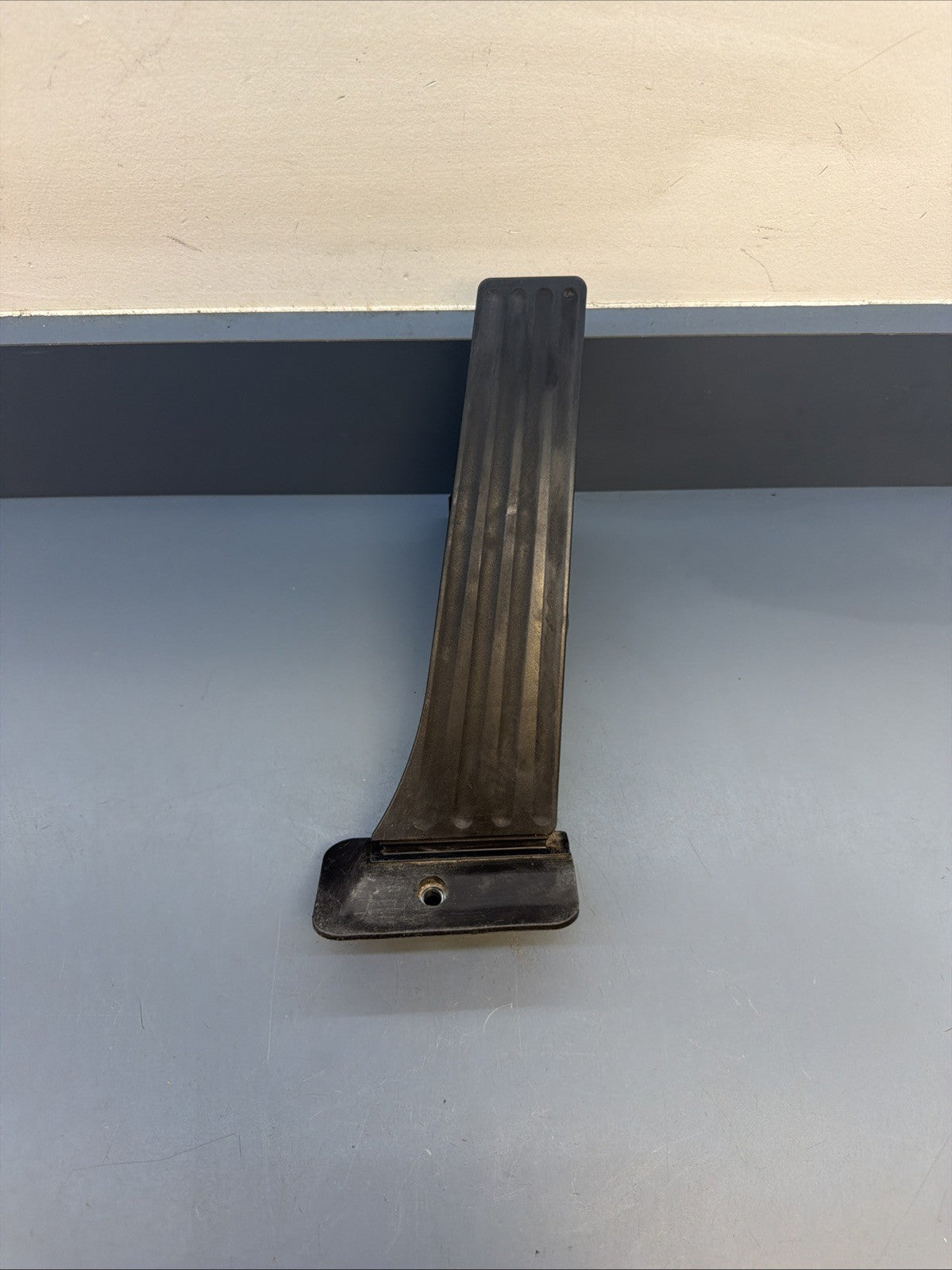 BMW E60 E88 E90 E92 F10 F30 F36 ACCELERATOR GAS PEDAL SENSOR OEM 6789998