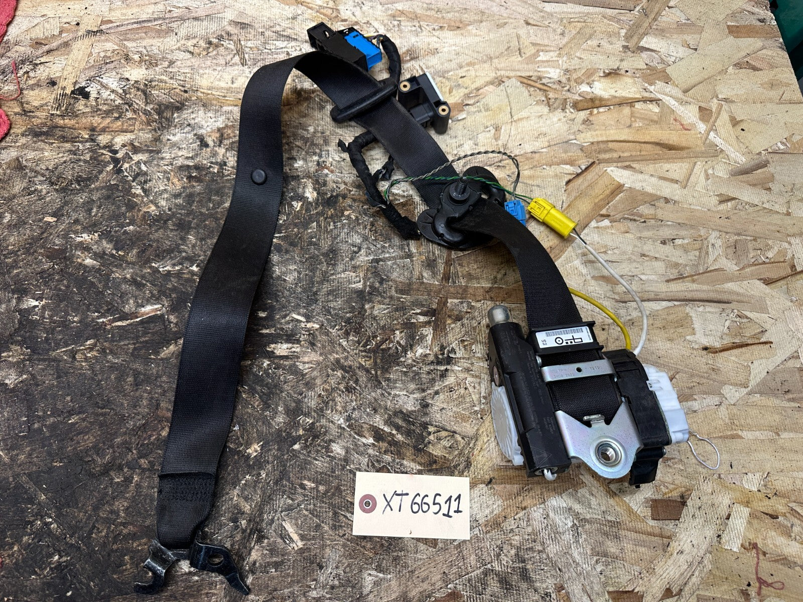 BMW 2012-2015 E84 X1 FRONT RIGHT PASSANGER SEAT BELT RETRACTOR OEM 34061695