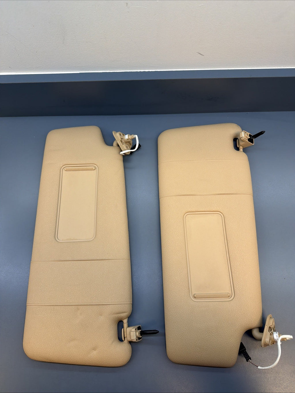 2010 BMW X3 E83 SUN VISOR PAIR 8373575
