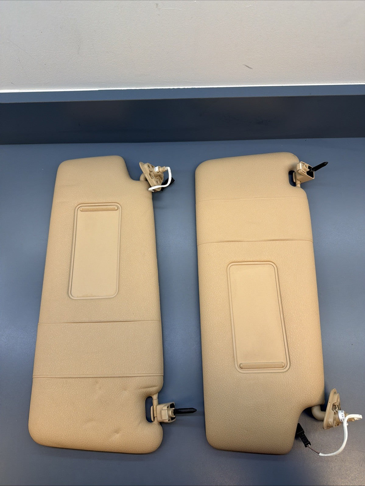 2010 BMW X3 E83 SUN VISOR PAIR 8373575
