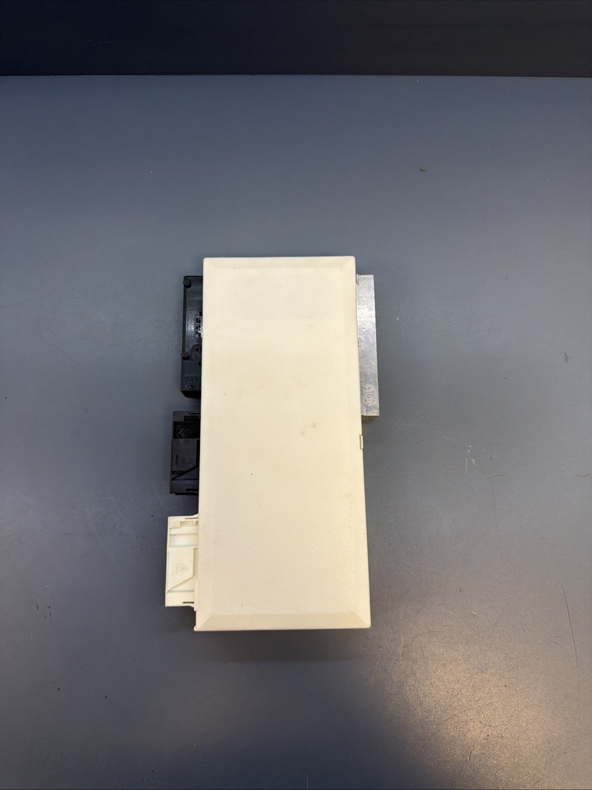 1997-03 BMW E39 5-SERIES GM III LOW BODY CONTROL MODULE BCM BCU 6901227