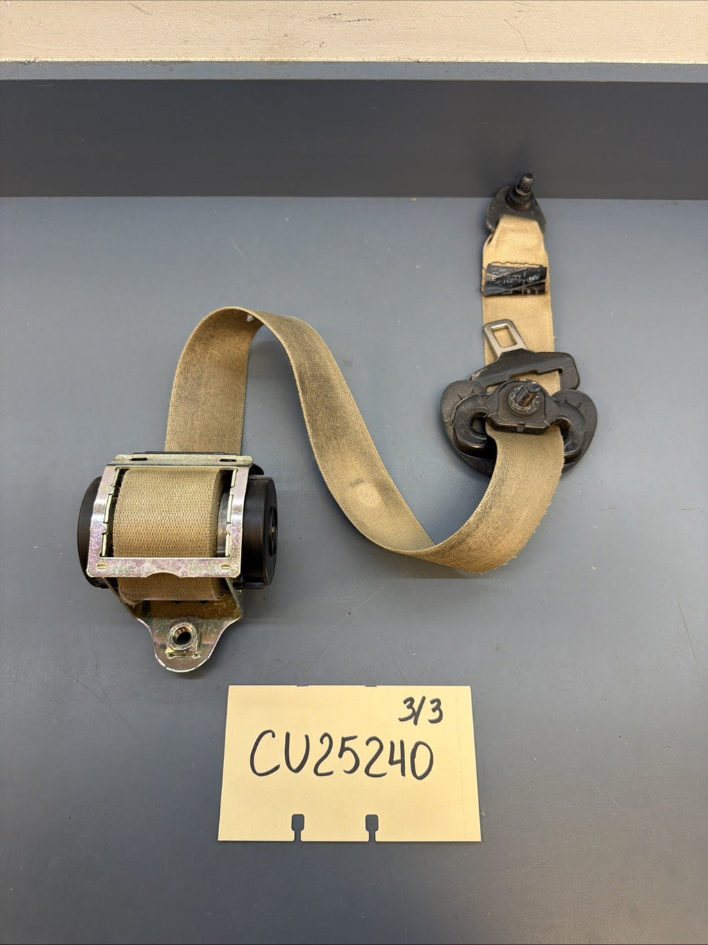  BMW 04-10 E60 5 SERIES BEIGE/TAN LEFT DRIVER SEAT BELT RETRACTOR OEM 601629800D