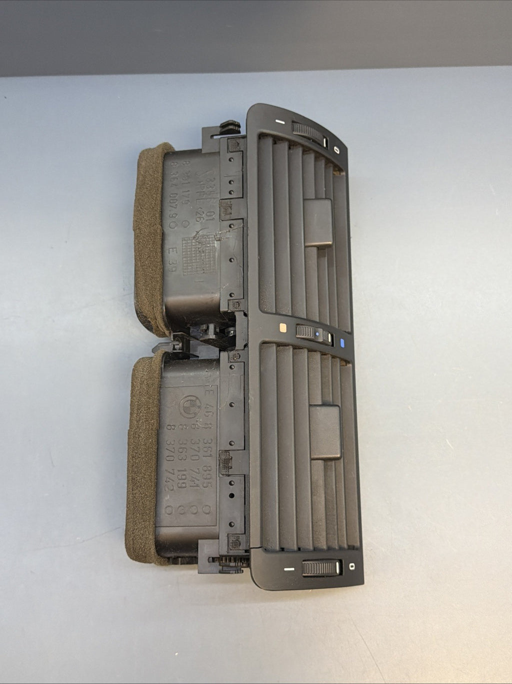 1999-2006 BMW E46 3 Series 325i Center Dash AC Air Vent Assembly 8363199 OEM