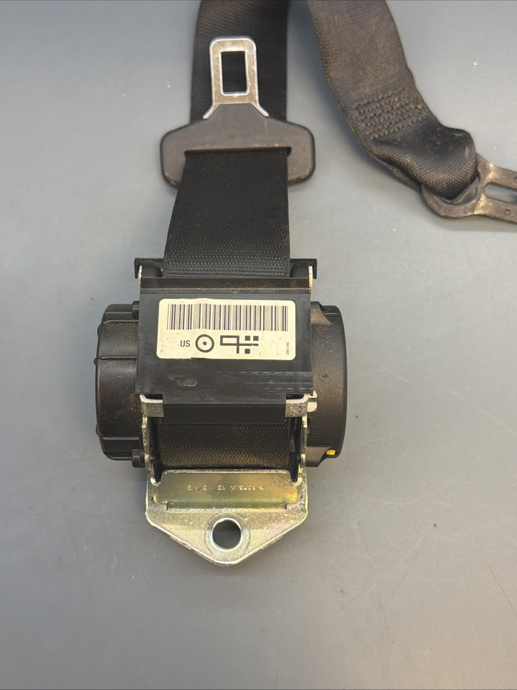 OEM Rear Right Or Left Seatbelt FOR 2012 2013 2014 2015 BMW X1 E84 608201000D