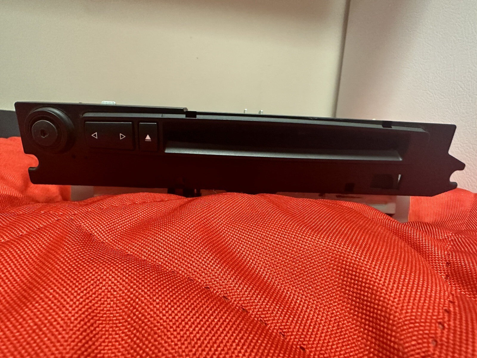 04-09 BMW 528 530 545 550 M5 CD PLAYER DISC CHANGER MP3 MEDIA UNIT OEM 6944107