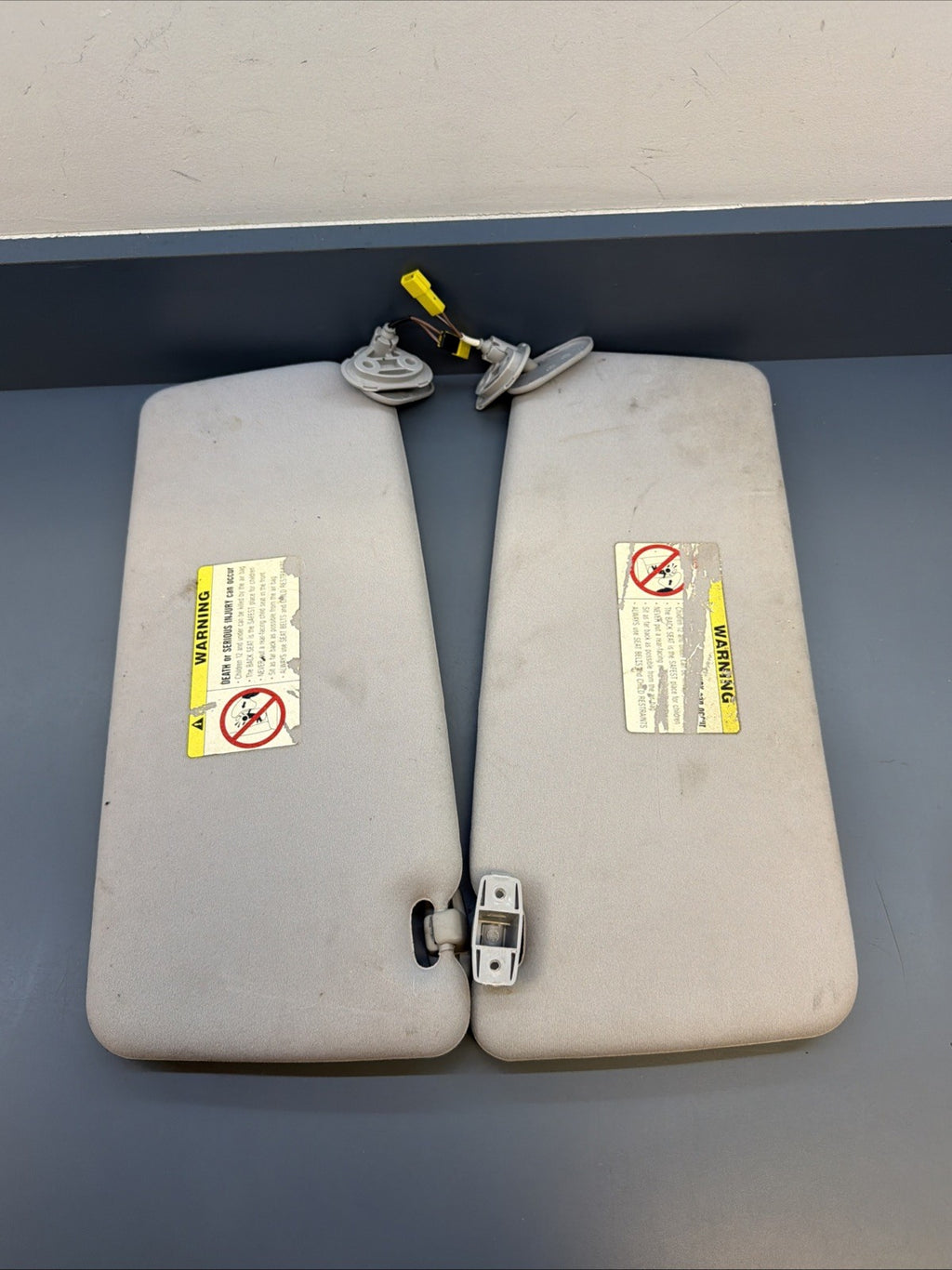 BMW E39 540I 528I E38 740I 740IL Sun Visors Grey Cloth Pair OEM 8237107 *READ*