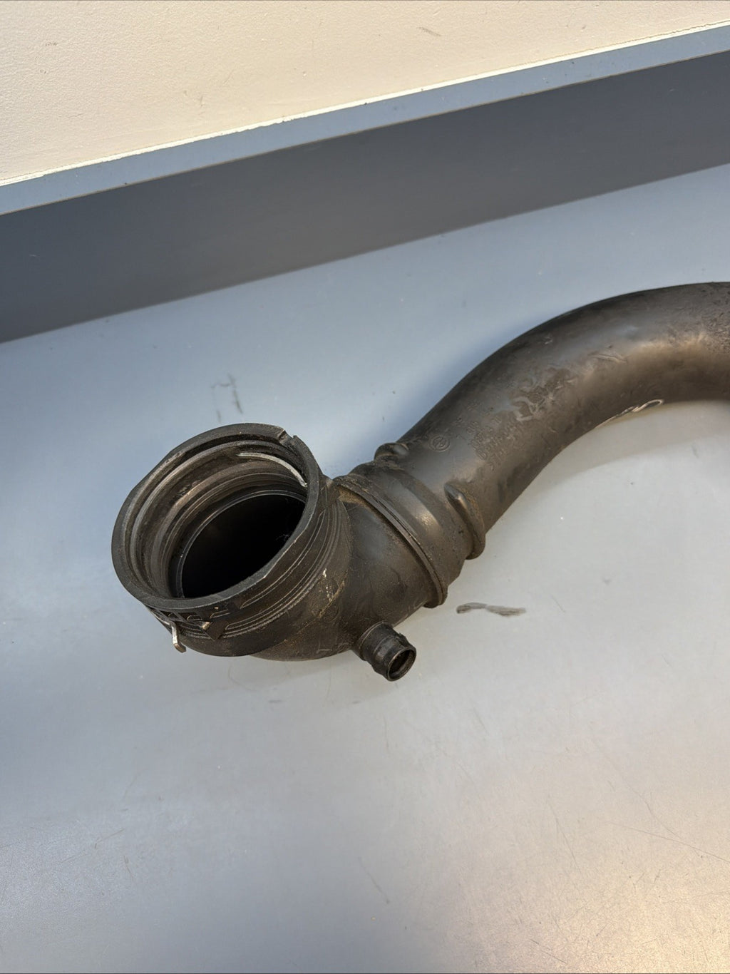 12-18 BMW F25 F30 328 F32 F36 N20 N26 TURBOCHARGER AIR PRESSURE PIPE OEM 7605044
