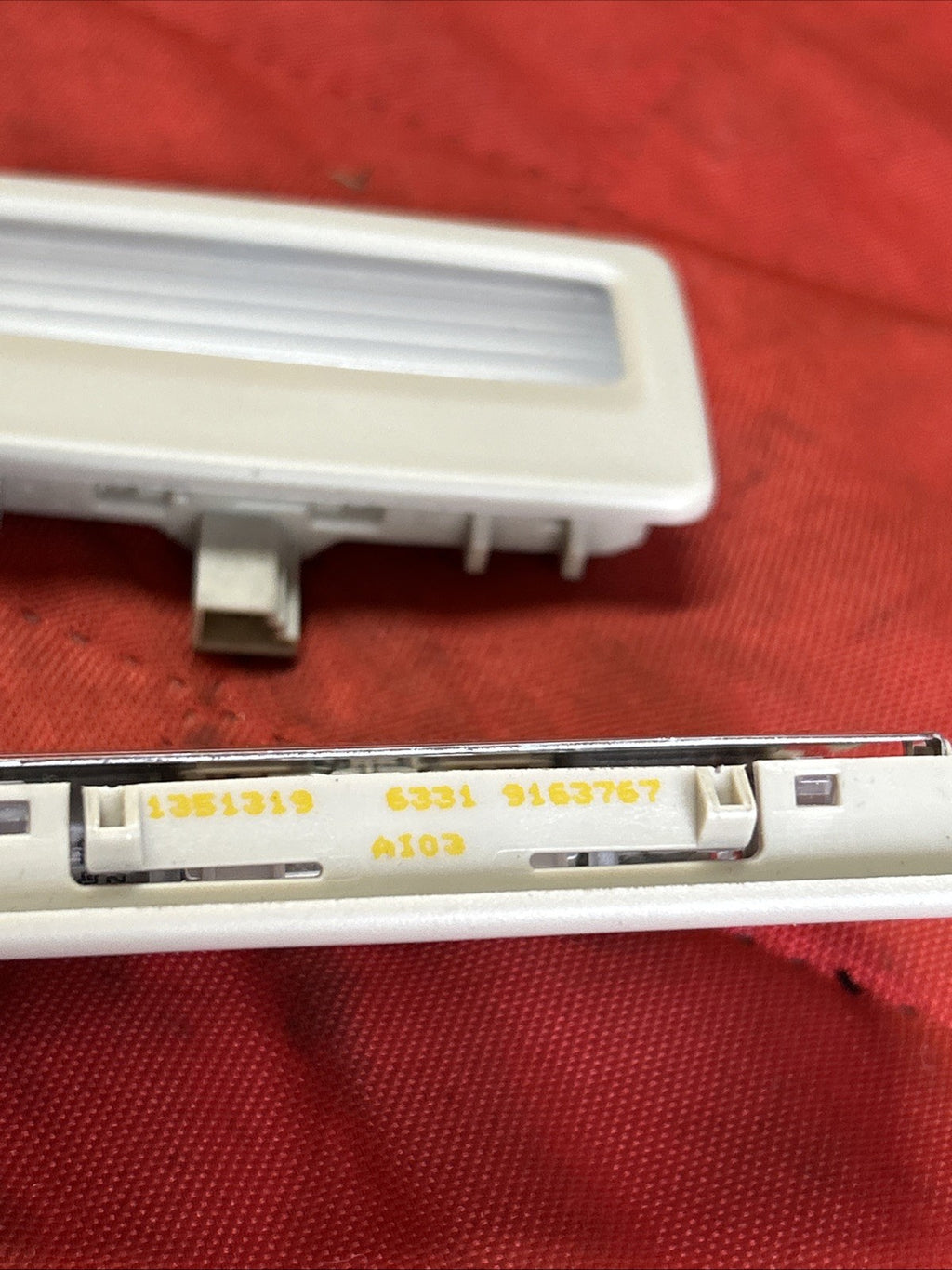 2011-2016 BMW 535i 528i F10 - Front Vanity / Mirror Light 9163767 USED OEM BEIGE