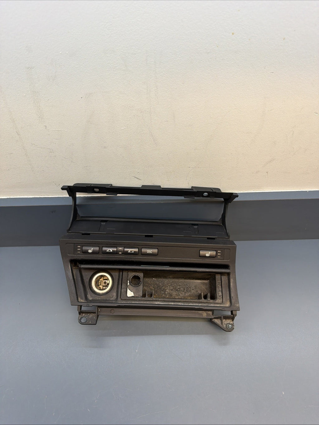 01-06 BMW E46 CONVERTIBLE DASH CENTER CONSOLE ASHTRAY DSC TOP ROOF 8268887