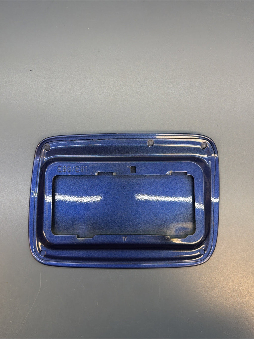 04-10 BMW E90 335xi REAR FUEL DOOR GAS TANK FILLER LID OEM MONTEGO BLUE