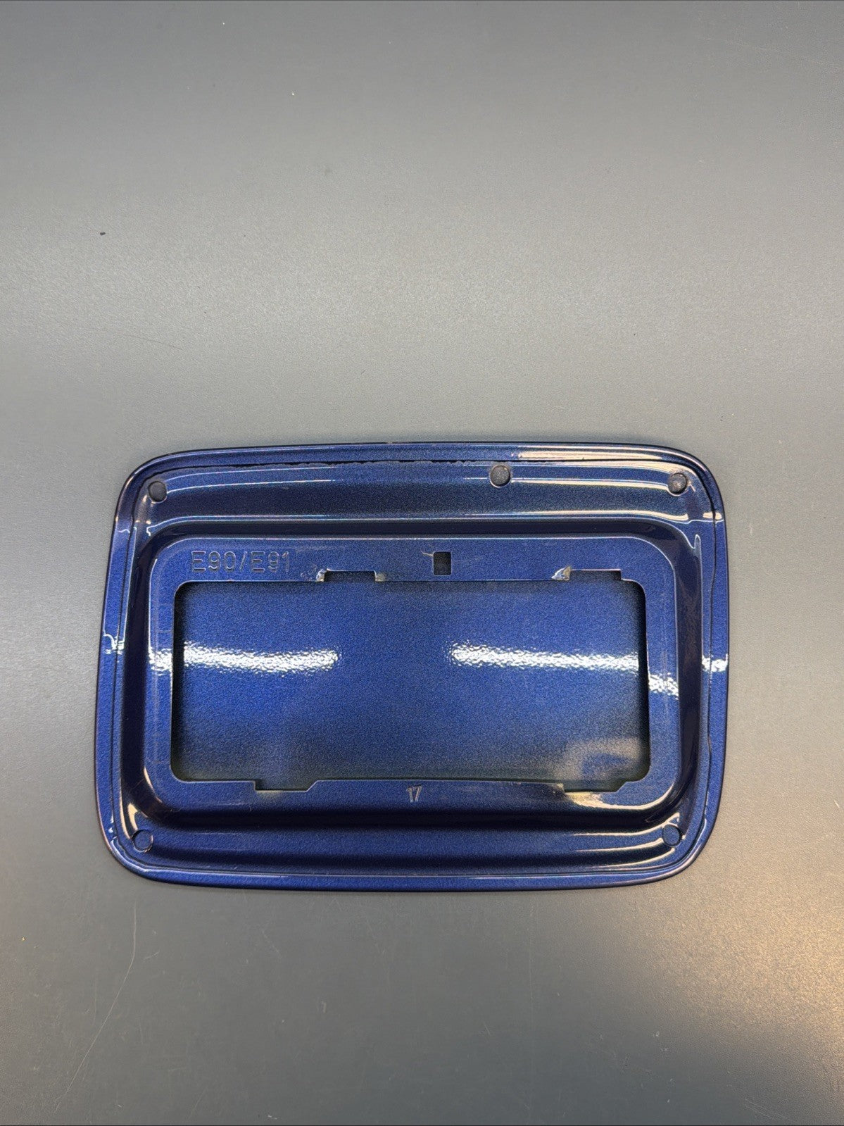 04-10 BMW E90 335xi REAR FUEL DOOR GAS TANK FILLER LID OEM MONTEGO BLUE