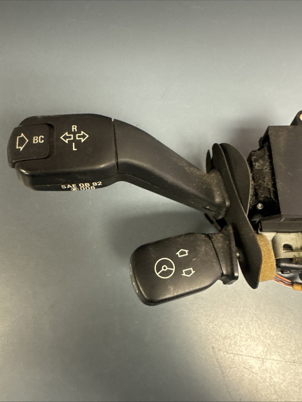 1997-2000 BMW 528I TURNSIGNAL WINDSHIELD WIPER CRUISE CONTROL SWITCH OEM 8352013