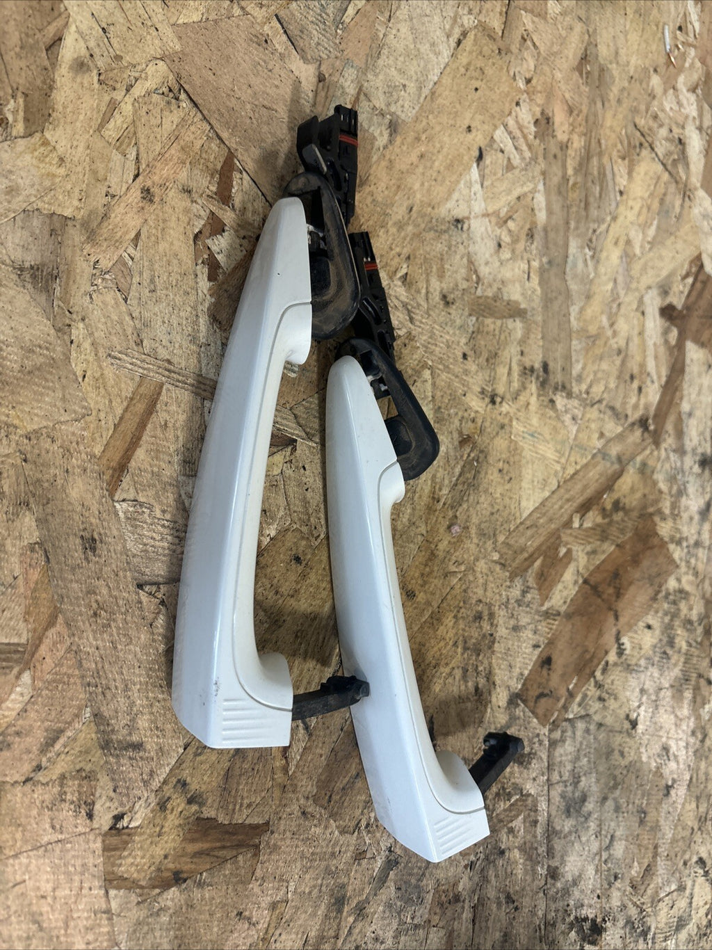 BMW X5 2010 DOOR HANDLE EXTERIOR PAIR 7209315 7138337