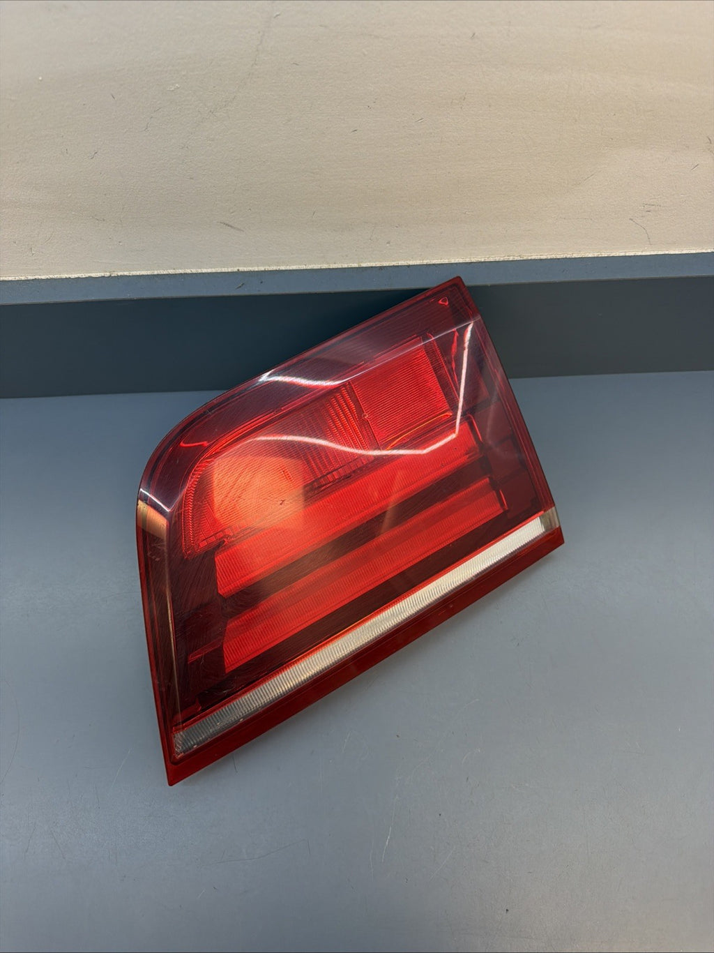 2010-2013 BMW X5 E70 LCI REAR TAIL LIGHT LEFT DRIVER SIDE INNER 7227793