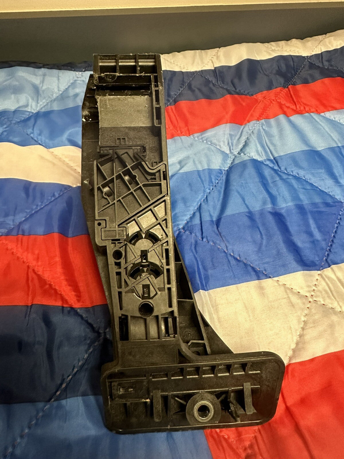 BMW E60 E90 E92 F10 FLOOR GAS ACCELERATOR FOOT PEDAL OEM 6858574