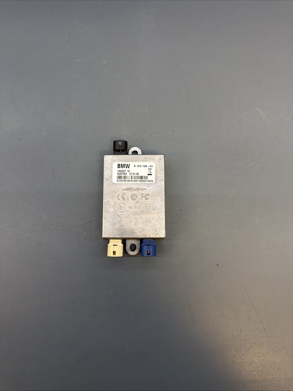 08-10 BMW E90 E92 E60 E63 USB Hub Aux Audio Interface Control Module 9123739 OEM