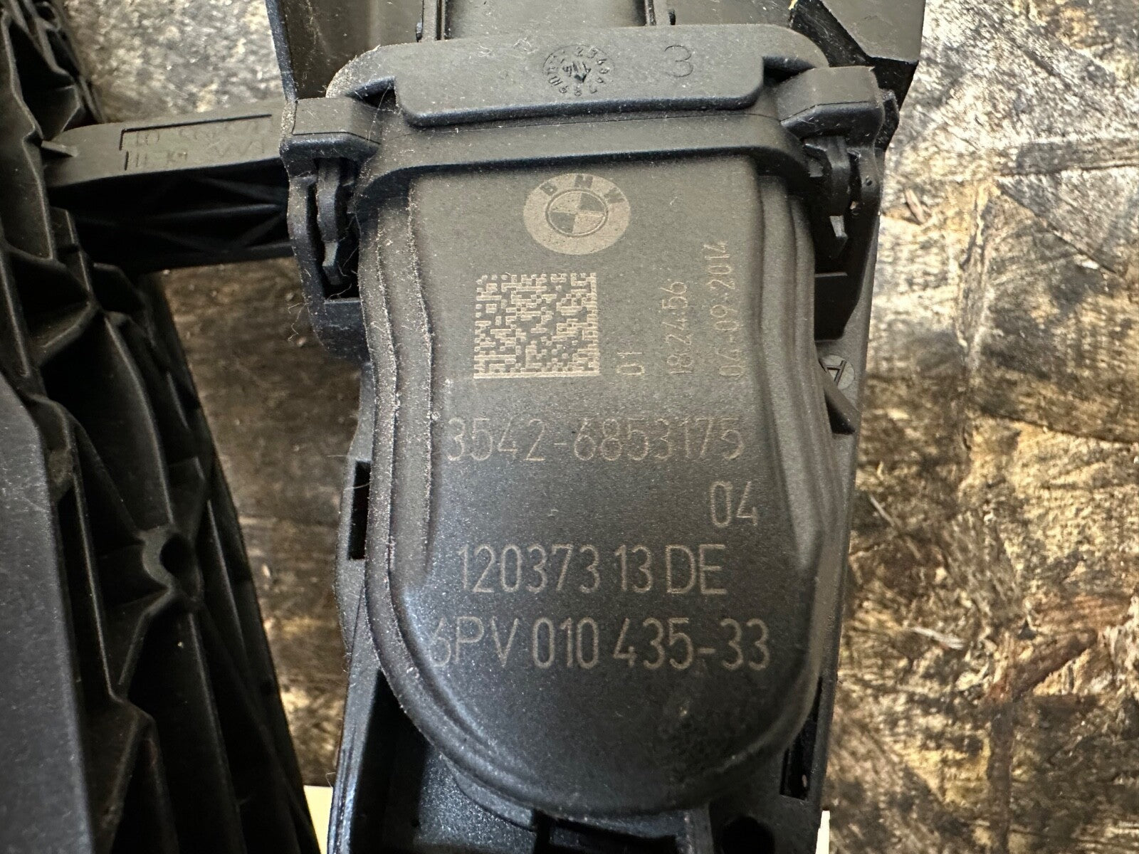 BMW F30 F31 F34 2012-2019 THOTTLE GAS ACCELERATION PEDAL OEM 3543-6853175