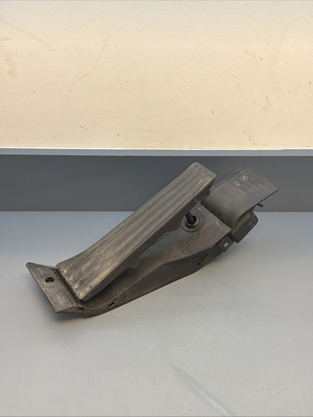 BMW 2006-2012 E90 ACCELRATION GAS THROTTLE PEDAL OEM 6786285