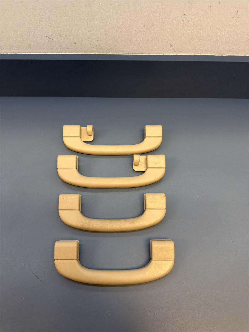 12-15 BMW X1 INTERIOR ROOF GRAB HANDLE SET of 4 9143529 OEM BEIGE