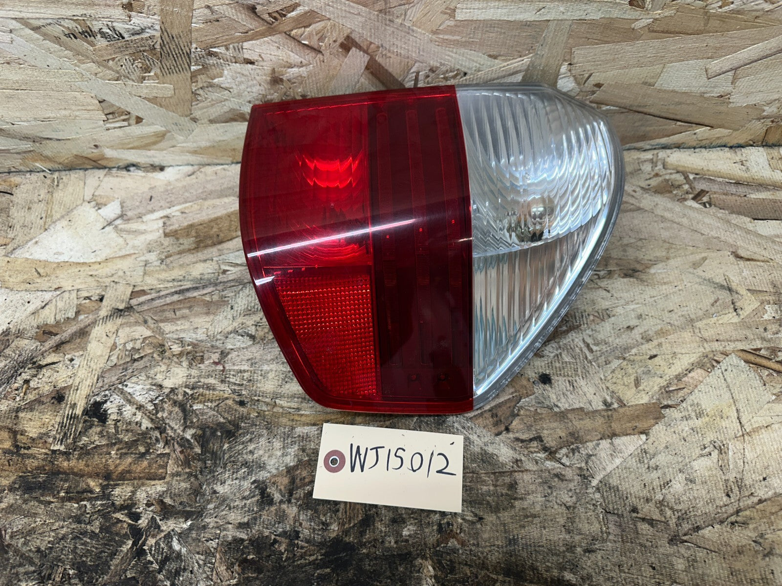 BMW 2006-2010 E83 LCI X3 REAR RIGHT OUTER TAIL LIGHT OEM 7162212