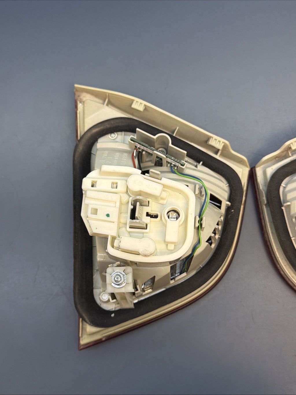 09-11 BMW E90 SEDAN LCI Rear Left Right Inner Tail Light Set OEM 7154155 7154156