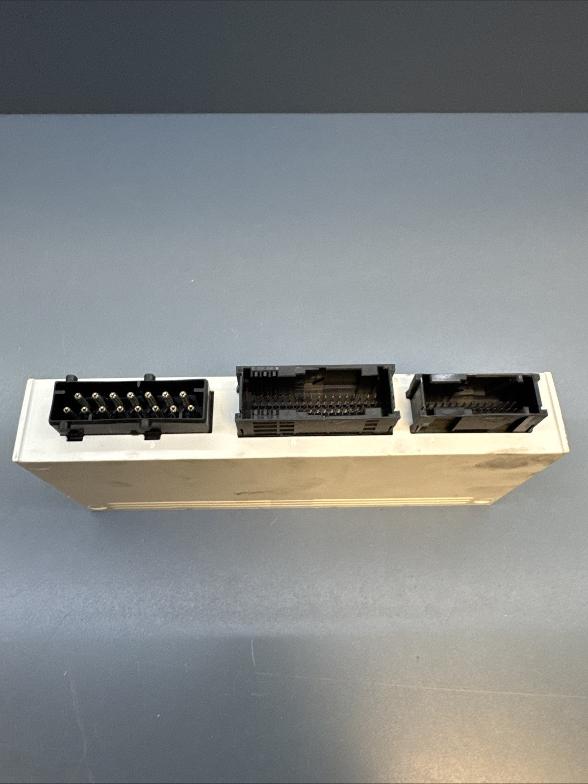 BMW 2003-2010 F83 X3 BASIC/BODY CONTROL MODULE OEM 9161931
