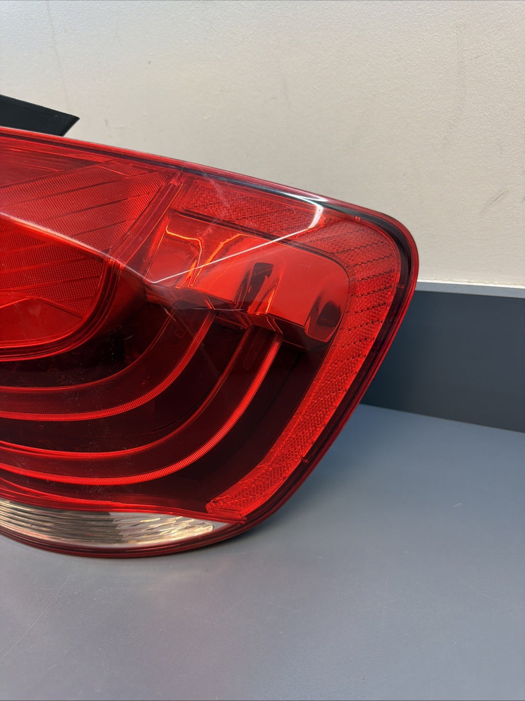 2013 2014 2015 BMW E84 X1 REAR RIGHT OUTER TAIL LIGHT ASSEMBLY OEM 2990112