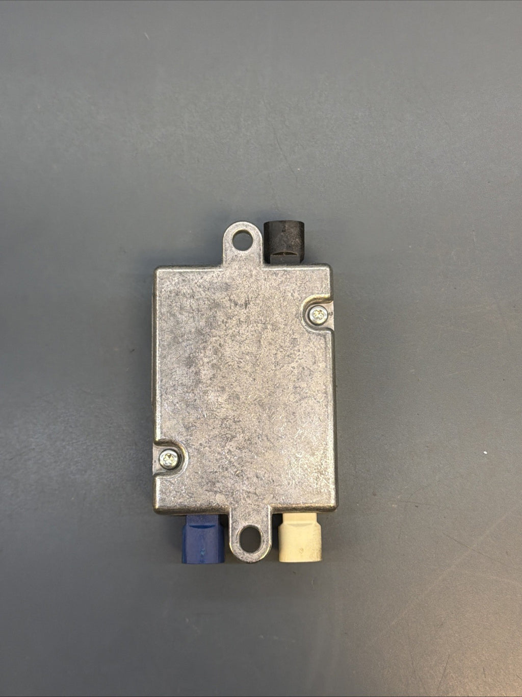 2008 - 2010 BMW 535i 528i 550i E60 USB HUB ANTENNA CONTROL MODULE OEM 9123739