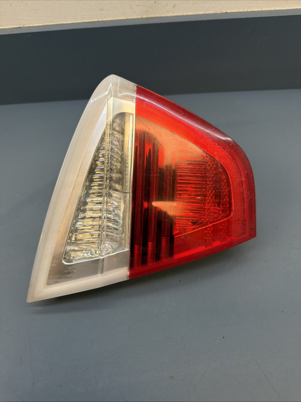 06-08 BMW E90 328i 330i 335i Sedan Driver Right Trunk Inner Tail Light 6937459