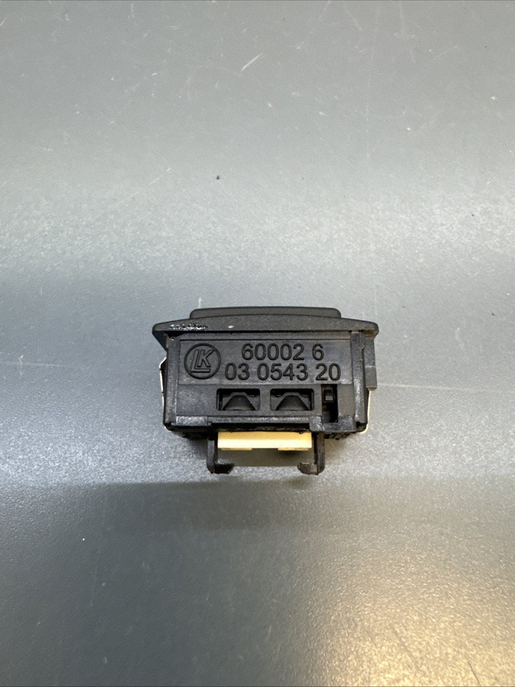 BMW HEATED STEERING WHEEL SWITCH BUTTON E88 E90 E84 1 3 X1 SERIES 9143639 09-16