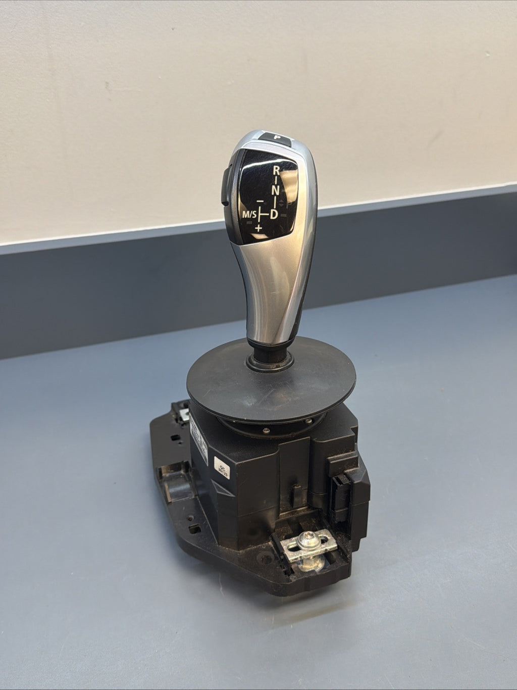 2008-2010 BMW 528i 535i 550i Automatic Shifter Floor Shift Selector OEM 9174981