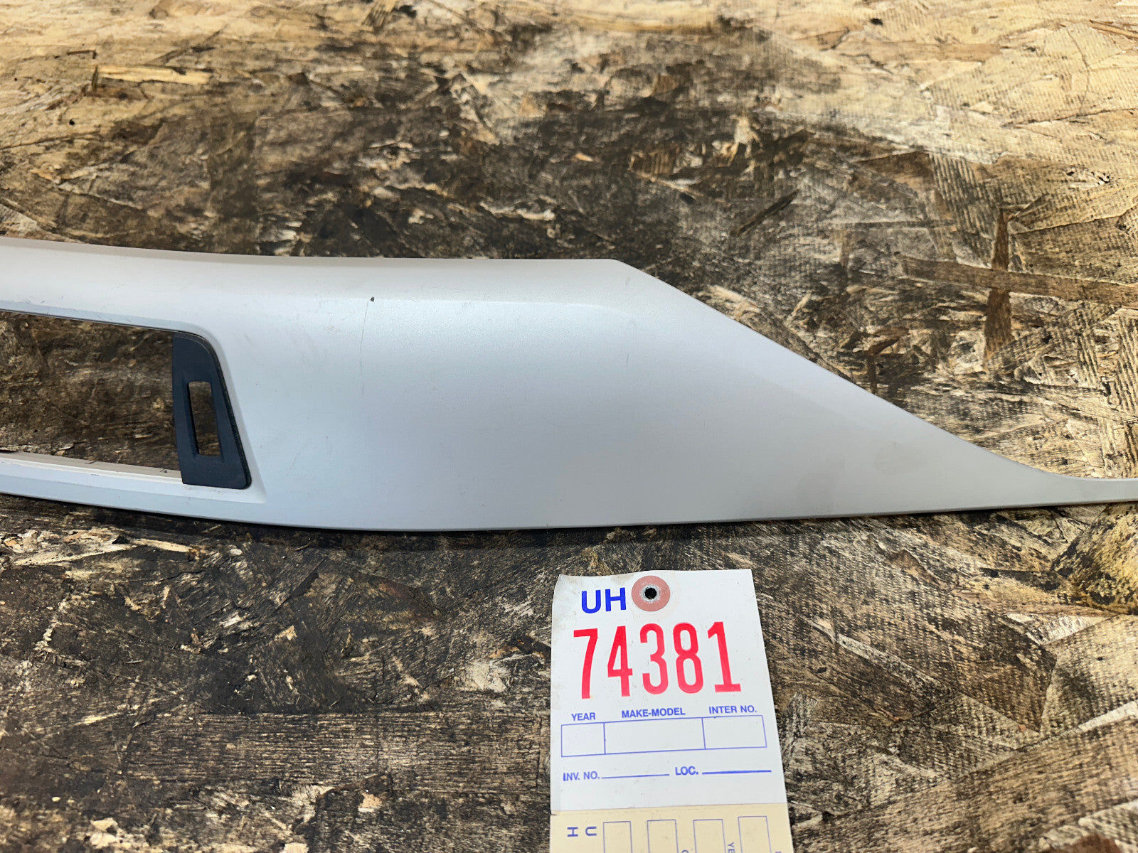 BMW 2011-2019 F30 3 SERIES CENTER RIGHT DASH ALUMINUM SILVER VENT TRIM 92312069