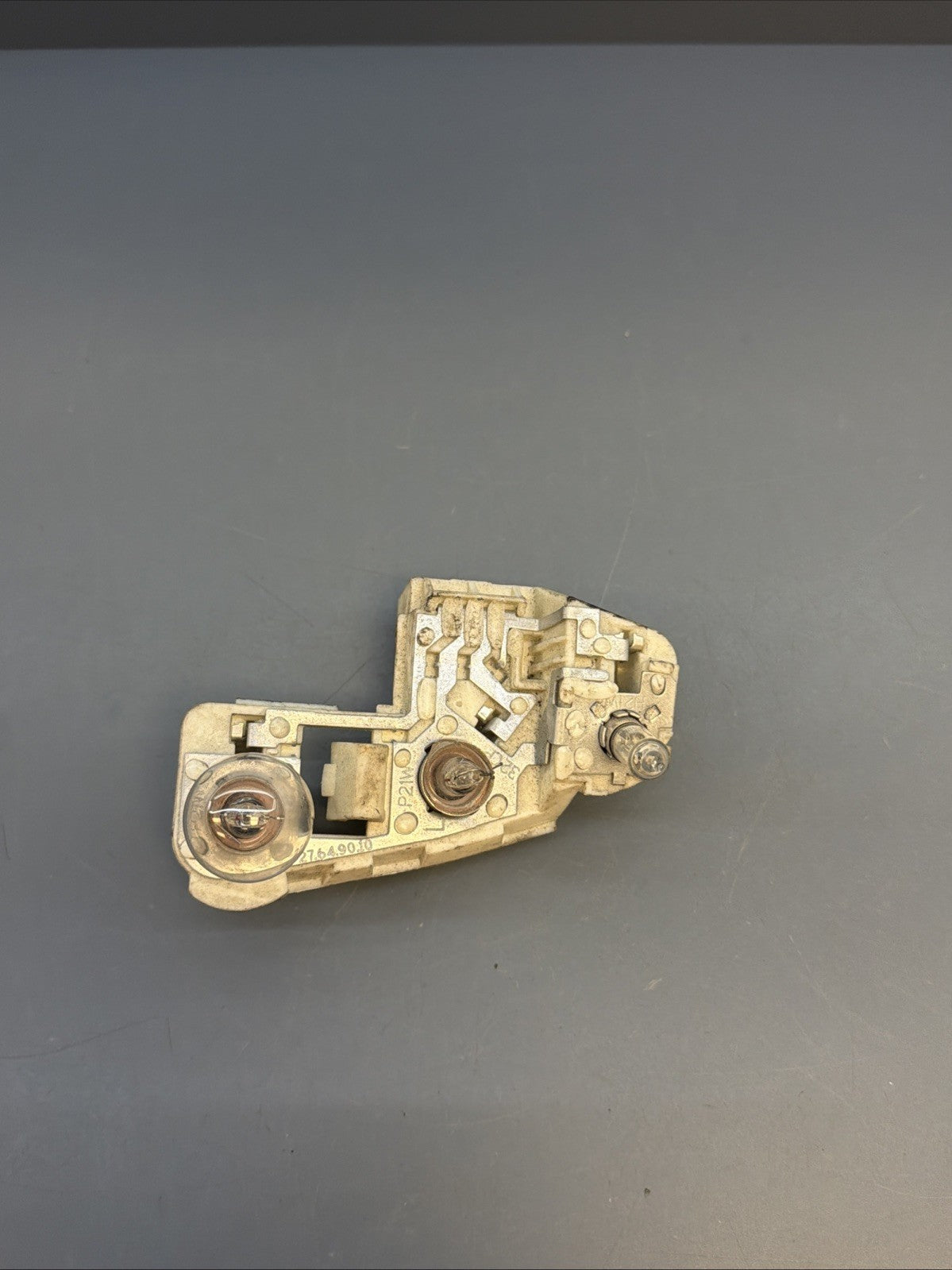 BMW E90 Rear Left Driver Tail Light Bulb Socket 06-08 330i 328i 325i 7183841