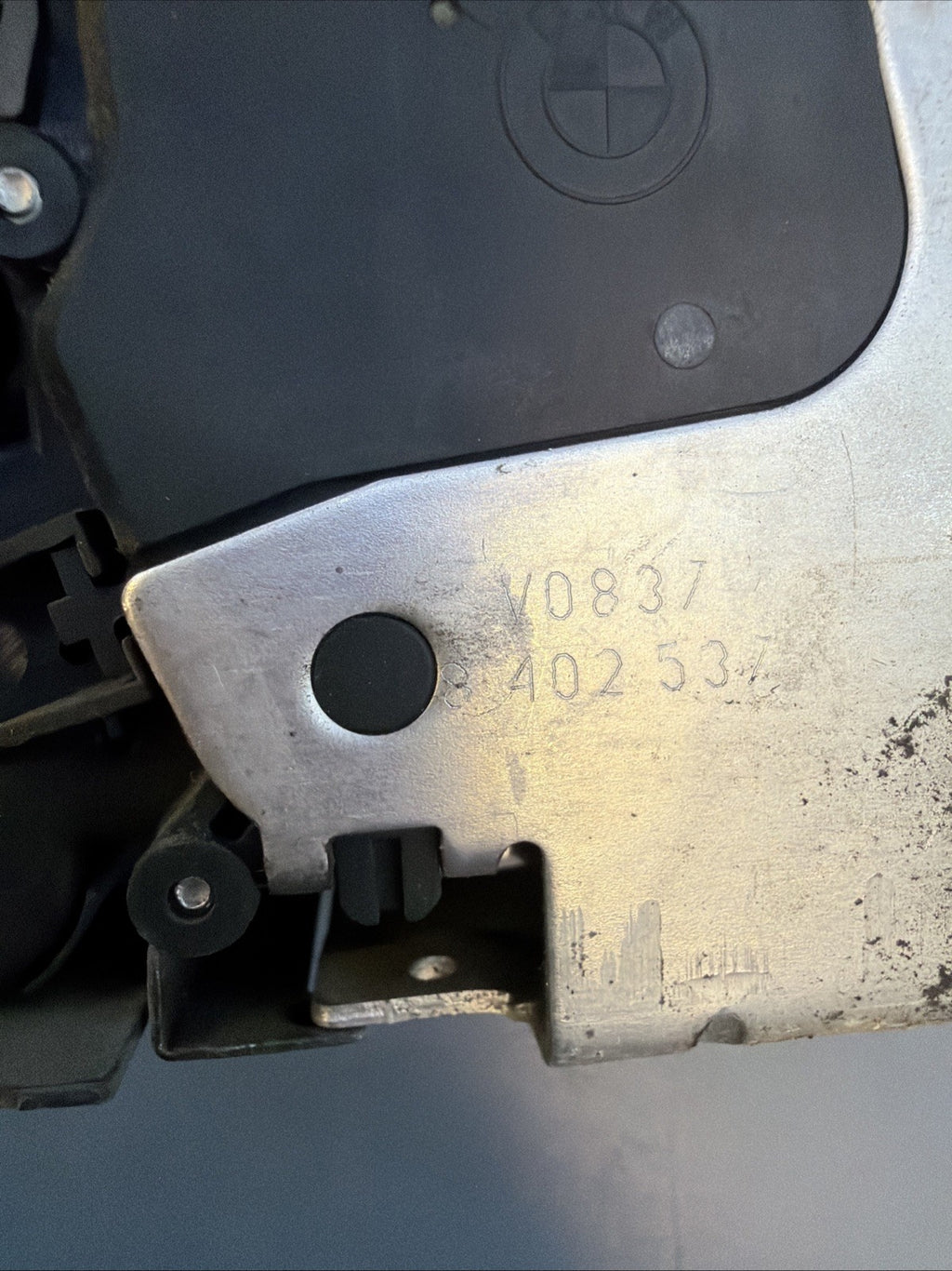 BMW E53 X5 00-06 OEM LEFT DRIVER FRONT DOOR LOCK ACTUATOR 8402537