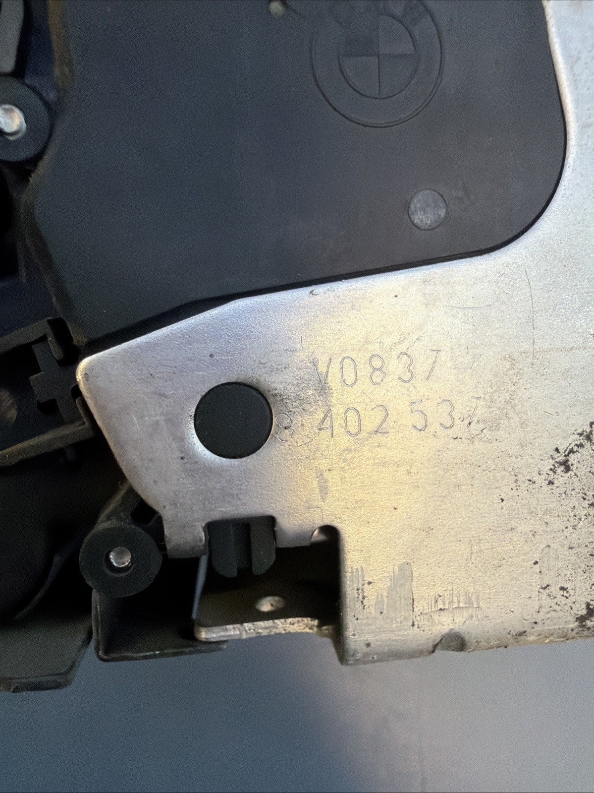 BMW E53 X5 00-06 OEM LEFT DRIVER FRONT DOOR LOCK ACTUATOR 8402537