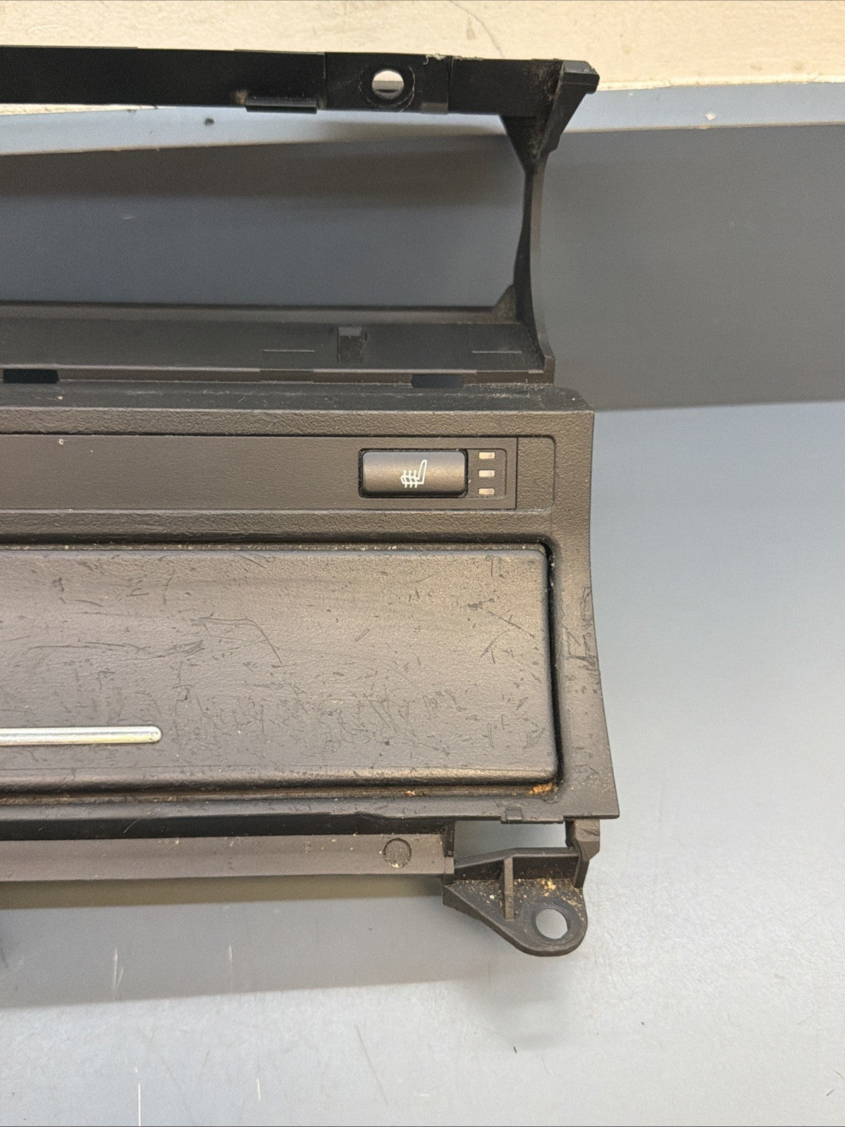 01-06 BMW E46 3-SERIES DASH CENTER CONSOLE ASH TRAY 8268887 OEM