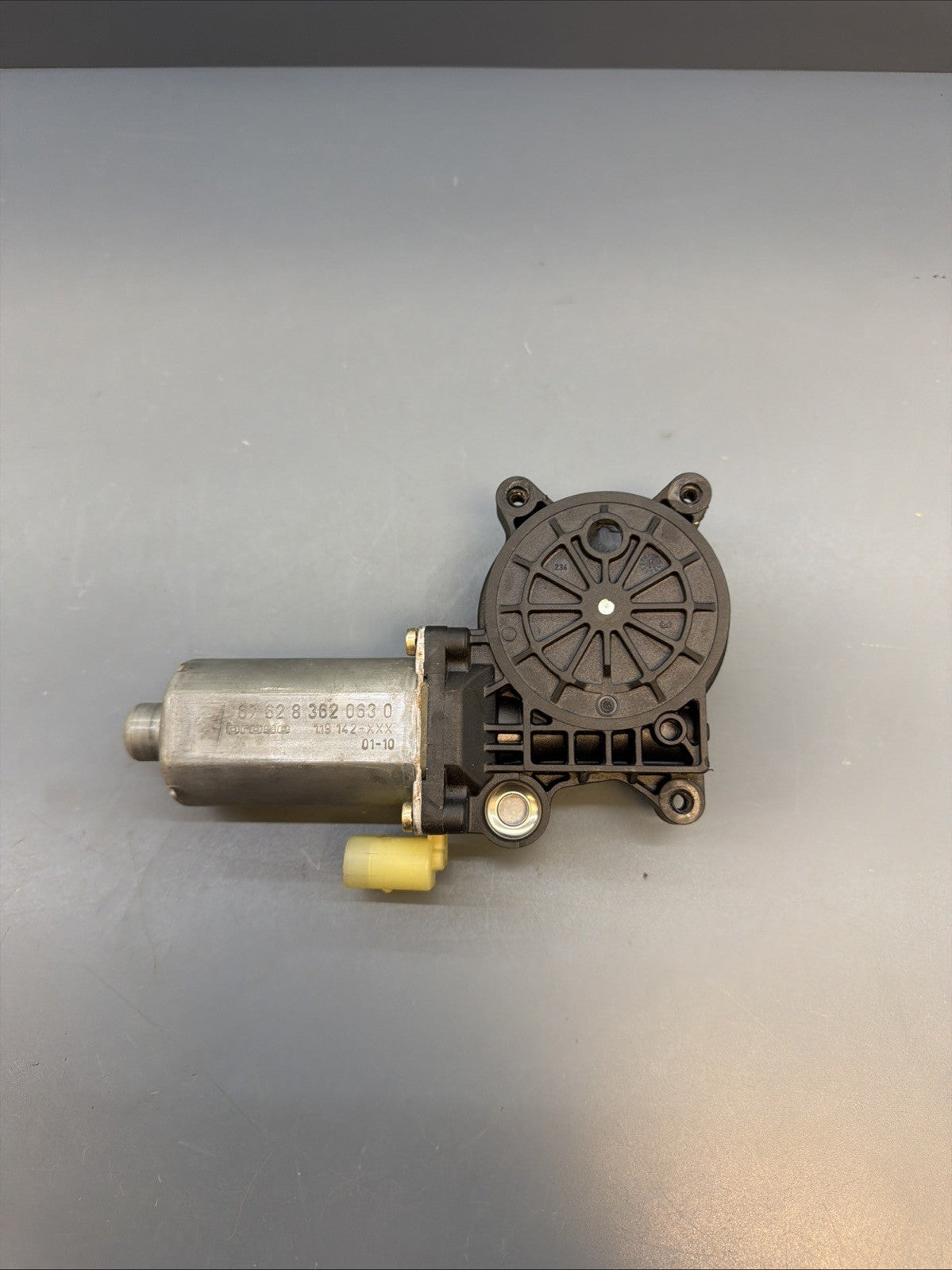 BMW E46/E53/E64/E85 Window Regulator Lifter Bosch 8362063