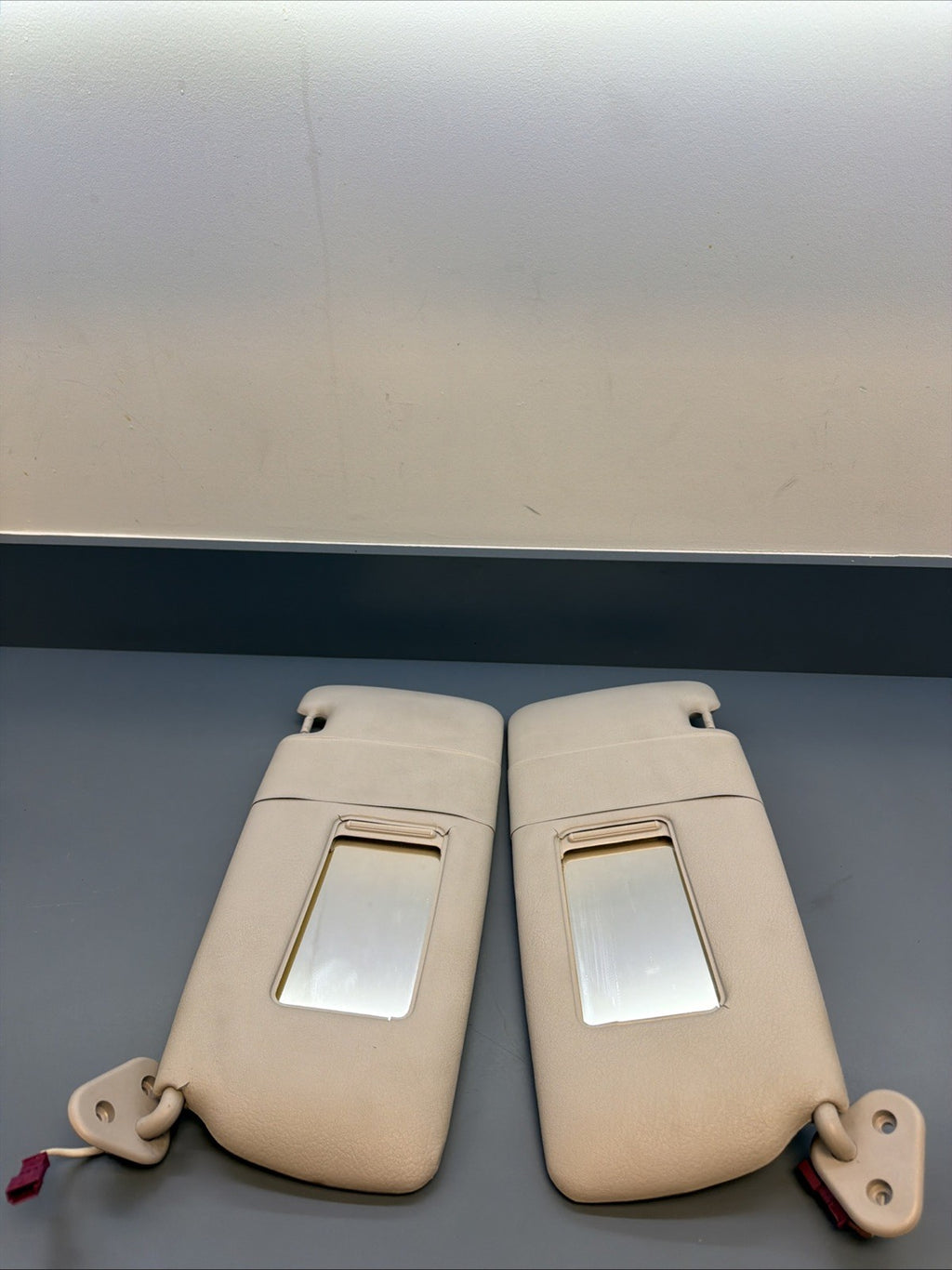 00–03 BMW E46 330ci Right & Left Light Sun Visor Mirror Leather Set OEM